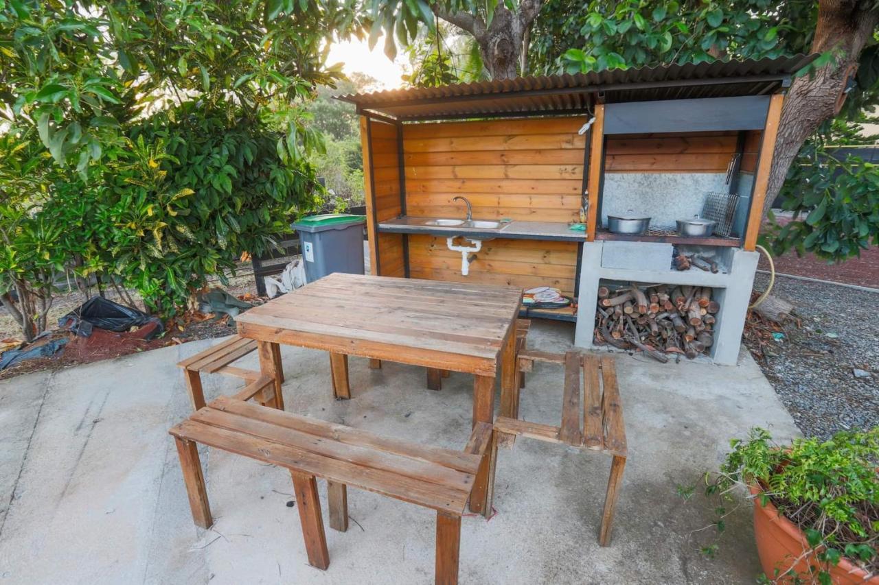 L'Avocat 1 Avec Piscine Chauffee Et Jacuzzi A Partager Vila Le Tampon Exterior foto